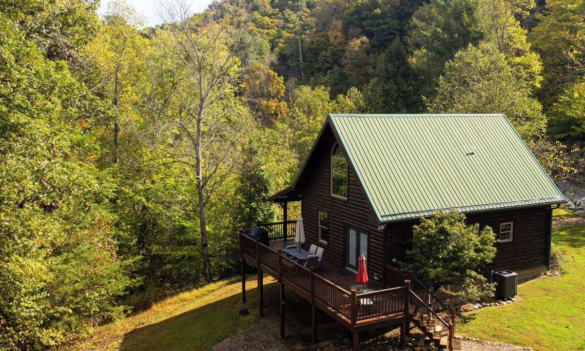 Bristol Cabin | Whistling Timbers Cabin