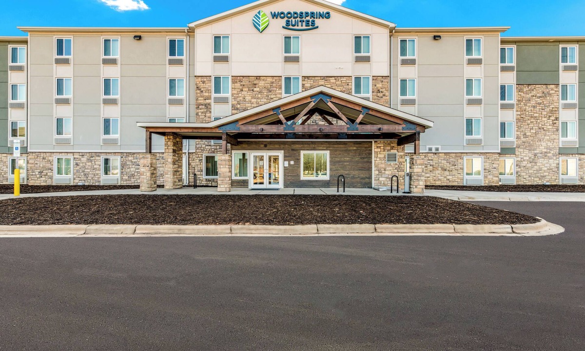 Charlotte Hotel | WoodSpring Suites Charlotte - University Research Park