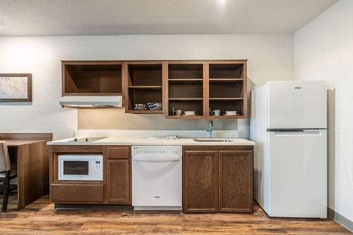 Sanford Hotel | WoodSpring Suites Sanford North I-4 Orlando Area