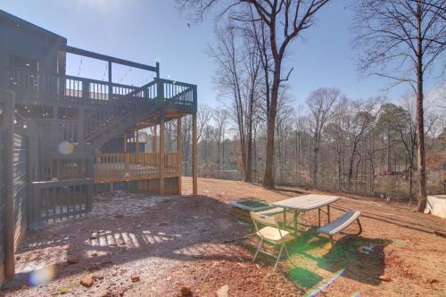 Banks County House | Woodsy North Georgia Mountain Hideaway w/Fire Pit