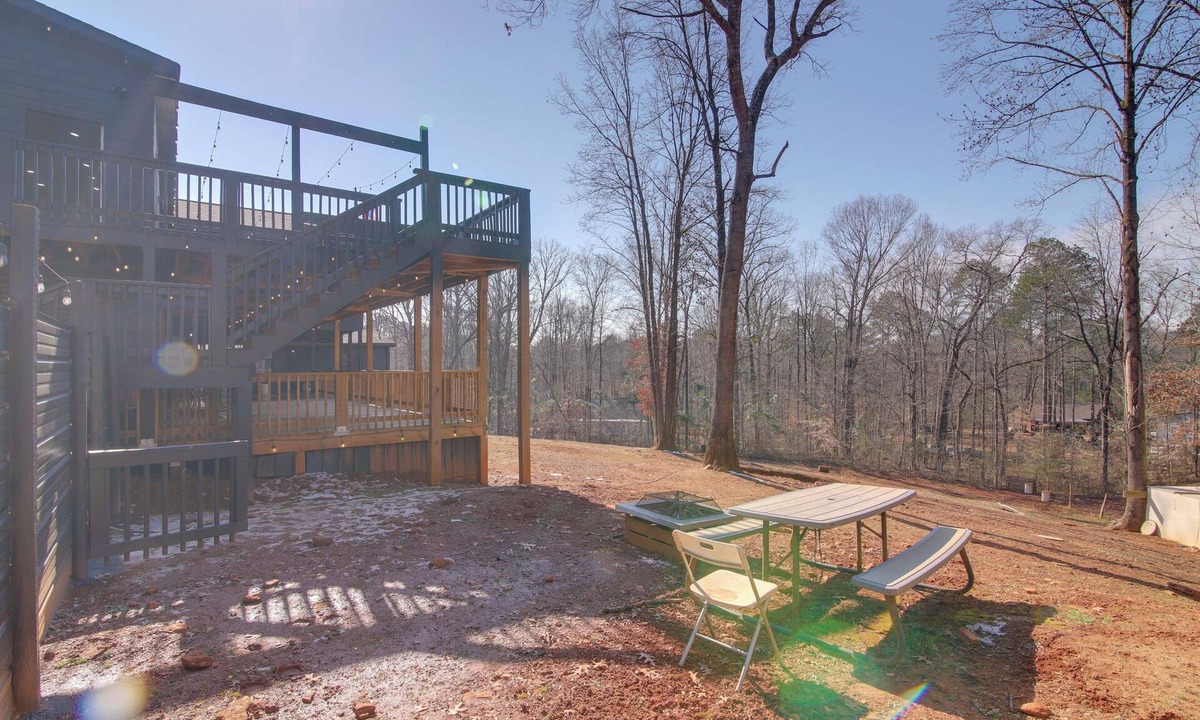 Banks County House | Woodsy North Georgia Mountain Hideaway w/Fire Pit