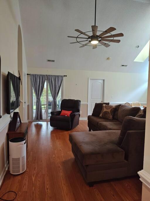 New Bern House | Work Group and Family Friendly! 3 Bedroom House with screened in porch