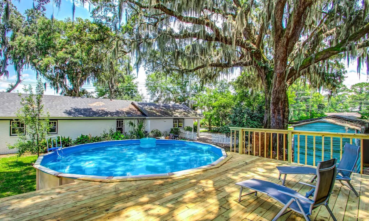Thunderbolt House | Year-Round Pool & Gazebo Near Forsyth Park