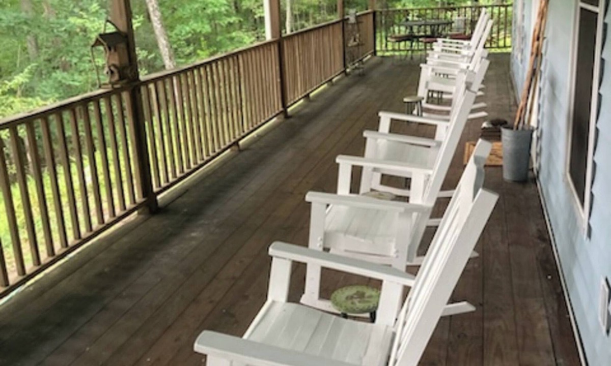 Rosman Cottage | Your Cozy Quiet 3 Bed Room Cabin in the Blue Ridge Mountains