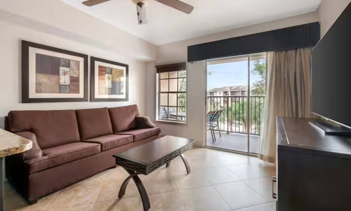 West Kissimmee Hotel | Your Next Favorite Escape Starts Right Here! Full Kitchen, Outdoor Pool!
