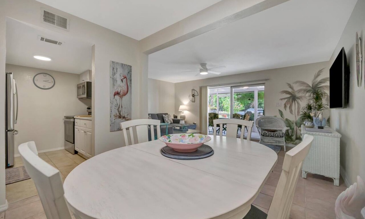Bayview Condo | Your own tropical resort! Heated Pool & Pickleball