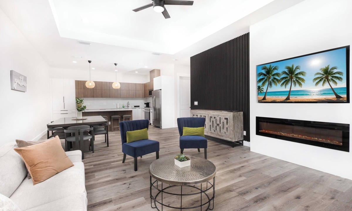 Port Charlotte House | Your Perfect Vacation Getaway . Brand-New Sleek and Stylish Modern Home,