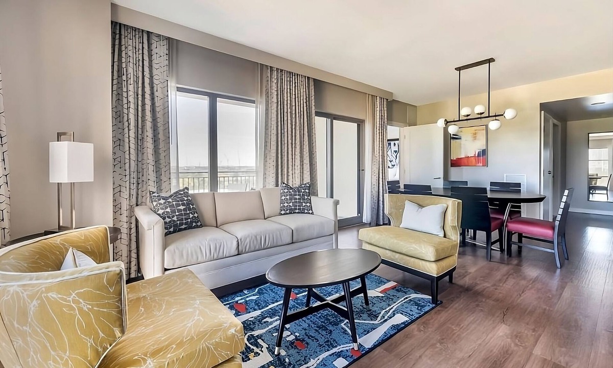 Florida Central Atlantic Coast Hotel | Your Ultimate Orlando Experience! Outdoor Swimming Pool, Full Kitchen!