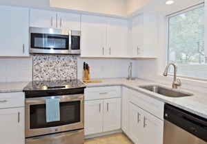 2 BR TH 1.5 Bath Sofa Bed Sleeps 6 Harbour View bPatio Pool WIFI