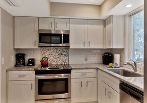 2 BR TH 1.5 Bath Sofa Bed Sleeps 6 Harbour View bPatio Pool WIFI