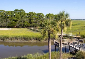 Cozy Tidal Creek Villa w/ Private Dock Access & Amazing Sunset Marsh Views