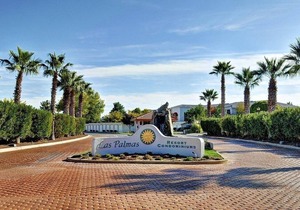 Extra large one bedroom with access to the Las palmas Resort pools. in Saint George
