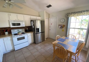 House in Indian Point with 3 bedrooms 2 bathrooms and pool