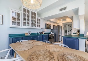 JOHN FRIPP VILLA - Ocean Views - Three Bedrooms Sleeps 8