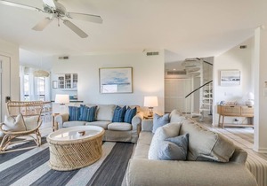 JOHN FRIPP VILLA - Ocean Views - Three Bedrooms Sleeps 8