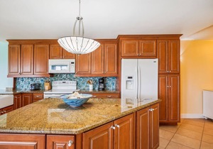 Land's End 201 building 8 Bright beach front, corner condo with stunning view