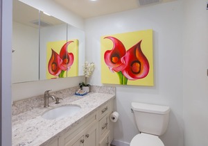 Luxurious Ocean Front Condo with Wrap Around Lanai - Newly Renovated in Waianae