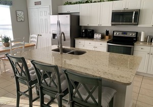 Magic Escape- Themed Bedrooms, Pool/Spa, Game Room, Movie Theater! Near Disney!