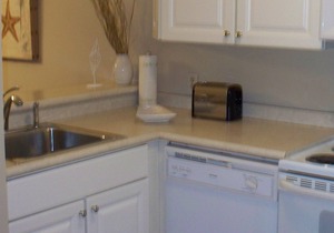 Newly Renovated Condo in Beautiful Beach Front Resort