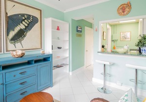 🏝Palm Beach Island King Suite, Walk to Beach and Restaurants, 24/7 Desk🏖