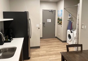 Prime 2 Bed ADA Accessible Travel Apartment in The Lilac City in Spokane