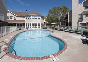 Rare Gem! Onsite Pool, Pet-Friendly Property Close to Cascade Bay Waterpark in Eagan
