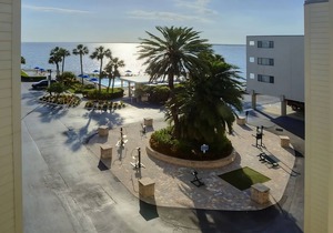 Relaxing Waterfront Condo Near Downtown Tampa and Tampa International Airport in Tampa