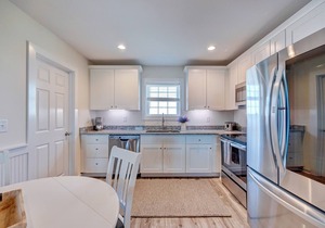Saltwater Suites, 107 Queen 1st Floor