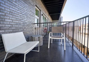 The Belmont Studio No.2 by Zencity in Chicago
