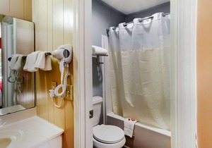 Your Home Away From Home! 3 Great Units, Free Parking, Near Old House Plantation