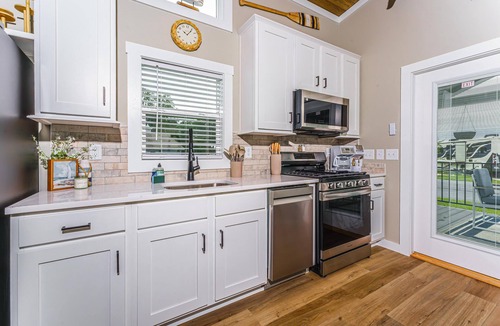 Baker County Cabin | 1 Bed/1 Bath w/Loft - Pet Friendly, Sleeps 4 - 1 Bed/1 Bath w/Loft - Pet Friendly, Sleeps 4