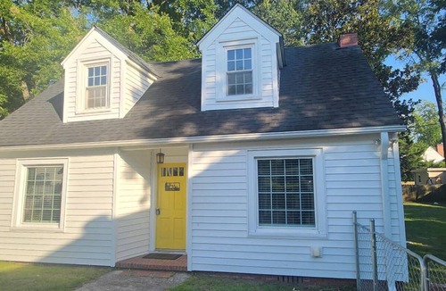 Clinton Cottage | 1-bedroom guesthouse with AC in charming downtown Clinton