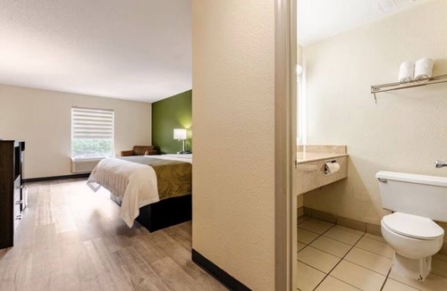 West Columbia Hotel | 1-bedroom hotel in Columbia with great location