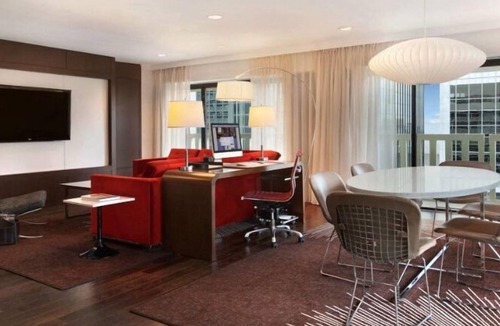 Peachtree Center Hotel | 1-Bedroom Suite at a 4⭐️ Hotel