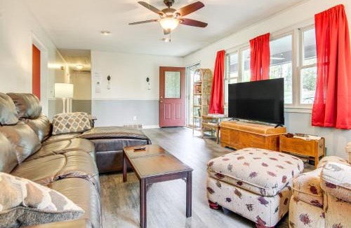 Pisgah Forest House | 1 Mi to Pisgah Nat’l Forest: Wooded Haven w/Deck