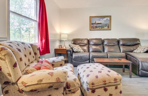 Pisgah Forest House | 1 Mi to Pisgah Nat’l Forest: Wooded Haven w/Deck