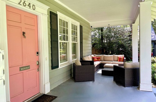 Summerville House | 1 mile from Masters! Updated 4/4.5 Craftsman House on the Hill!
