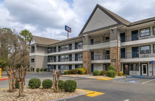 Columbus Apartment | 1 Queen Bed|Non-Smoking,Kitchen