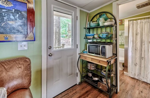 Ridgeway Cabin | 1 queen bedroom - 1 bath - plus twin bed and fold-out sofa bed