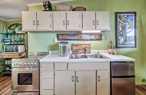 Ridgeway Cabin | 1 queen bedroom - 1 bath - plus twin bed and fold-out sofa bed