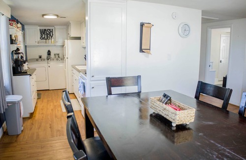 West Columbia House | 1-Story Home | Pets + EV Charger