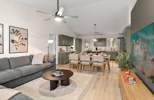 Duncan House | 10 Min to Tyger River Park - Hot Tub - Fire Pit