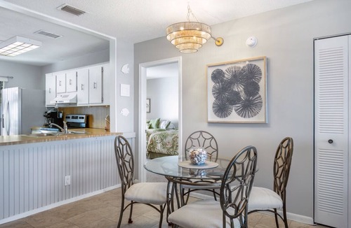 Isla del Sol Condo | 10% OFF 30 DAY STAY - St Pete Beach, Isla Del Sol, BAY FRONT