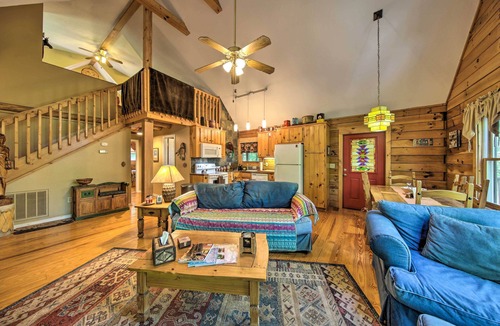 Marble Cabin | 11 Mi to Calaboose Cellars: Marble Cabin w/Deck!