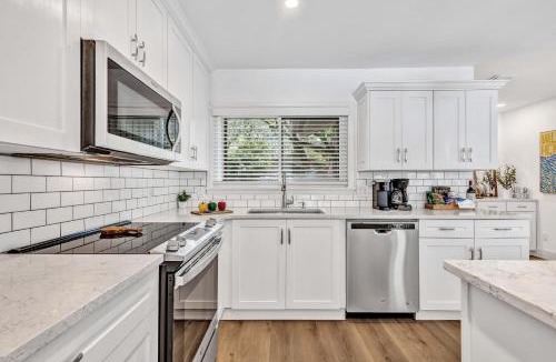 Lawton Woods House | 11 Pender Lane