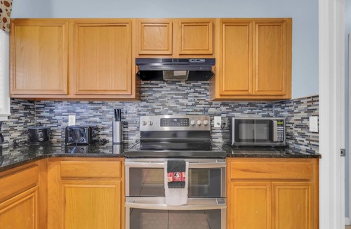 Meadow Woods House | 12min from airport/20min from Parks