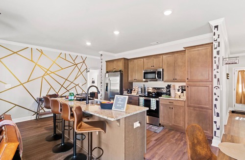 Athens House | 13 mins to Downtwn & Stadium - Game Room - Game Day