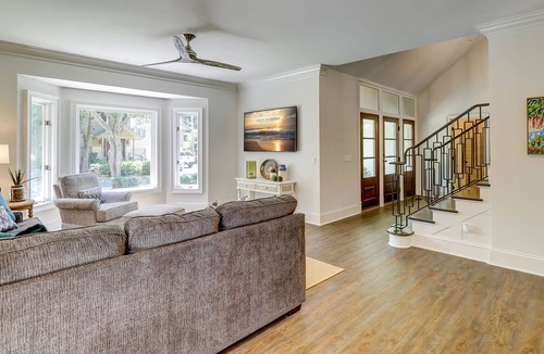 Oceanside Villa | 15 Duck Hawk