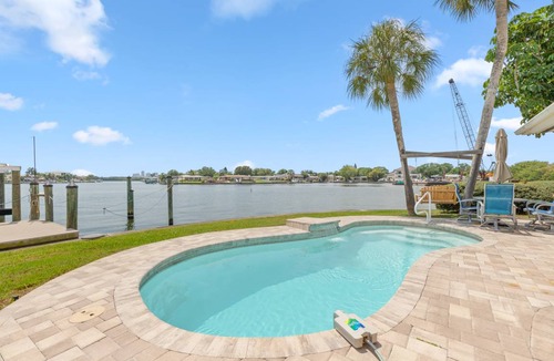 Shore Acres House | 151 m² House ∙ 3 bedrooms ∙ 8 guests