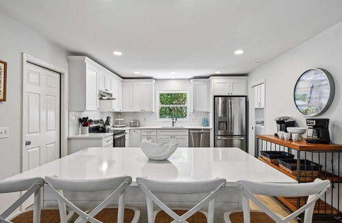 Heritage Woods House | 17 Old Military~ Walking Distance to RBC Heritage, Private Pool, Close to Beach!